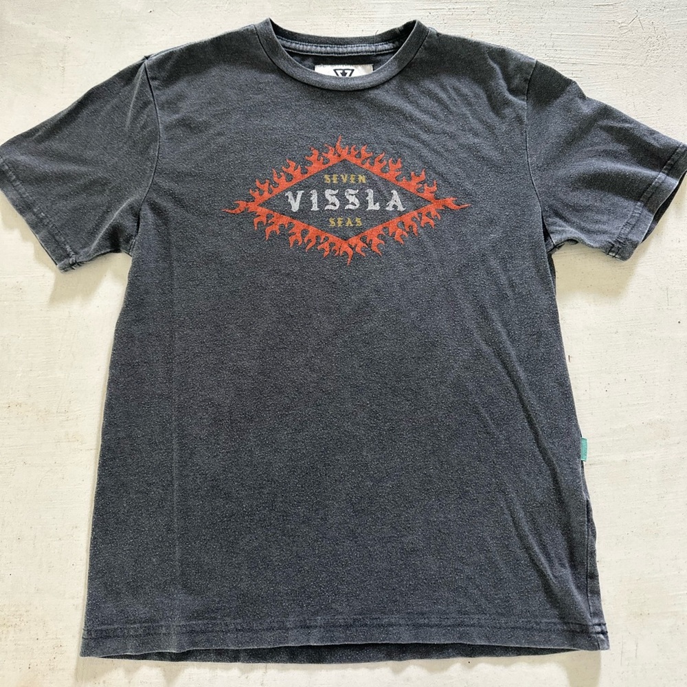 VISSLA Boys Tee size Medium (9/10)